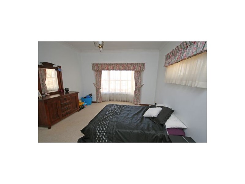 91 Yarmouth Parade, Tamworth NSW 2340