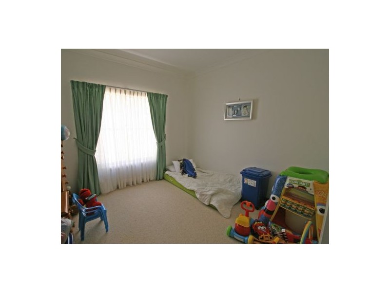 91 Yarmouth Parade, Tamworth NSW 2340