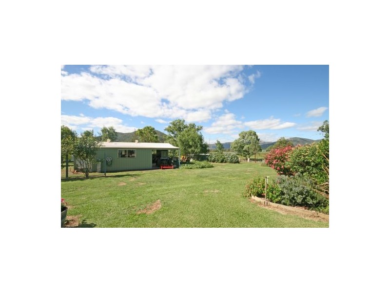 51 Catherine Way, Tamworth NSW 2340