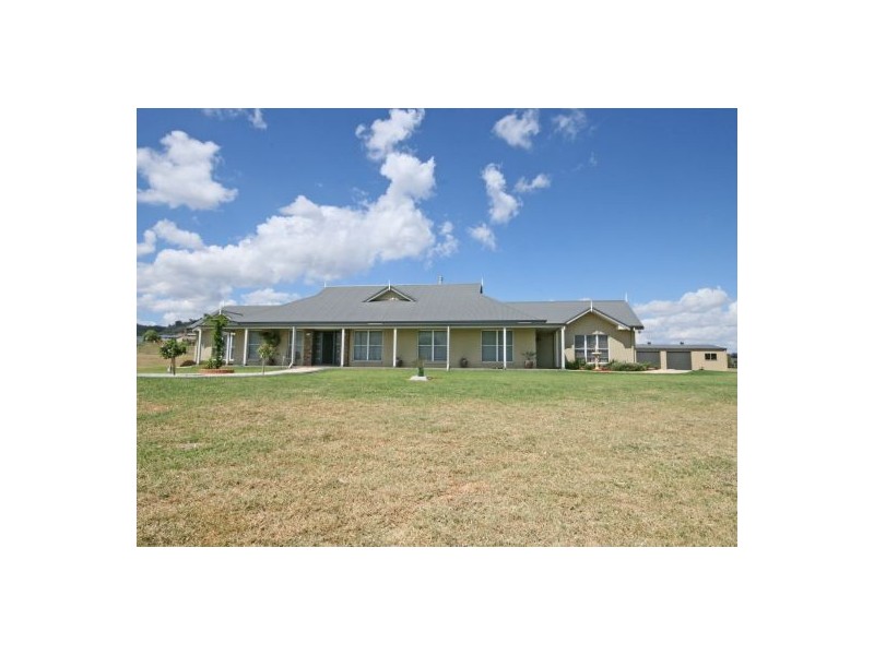 18 Flagstaff Road, Tamworth NSW 2340