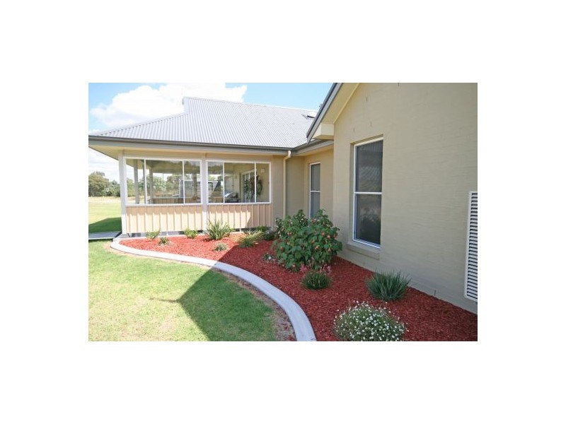 18 Flagstaff Road, Tamworth NSW 2340