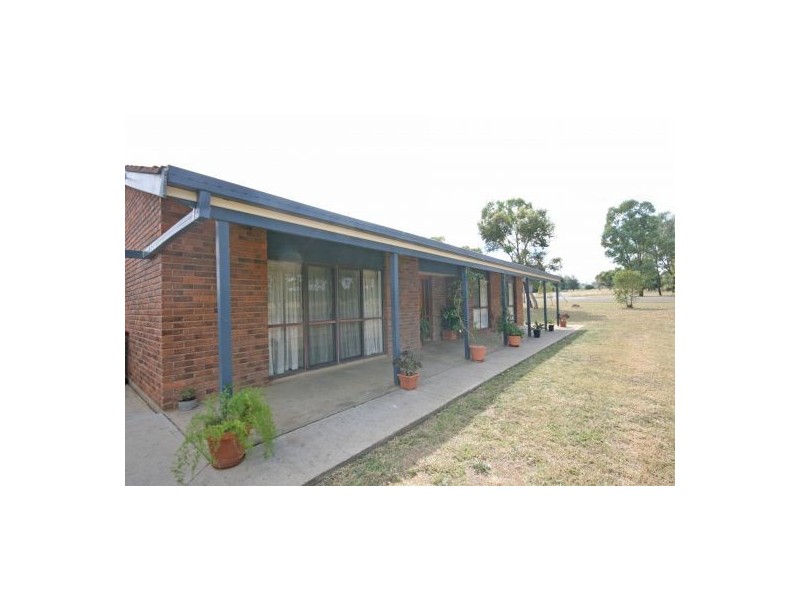 11 Warrah Road Hallsville, Tamworth NSW 2340