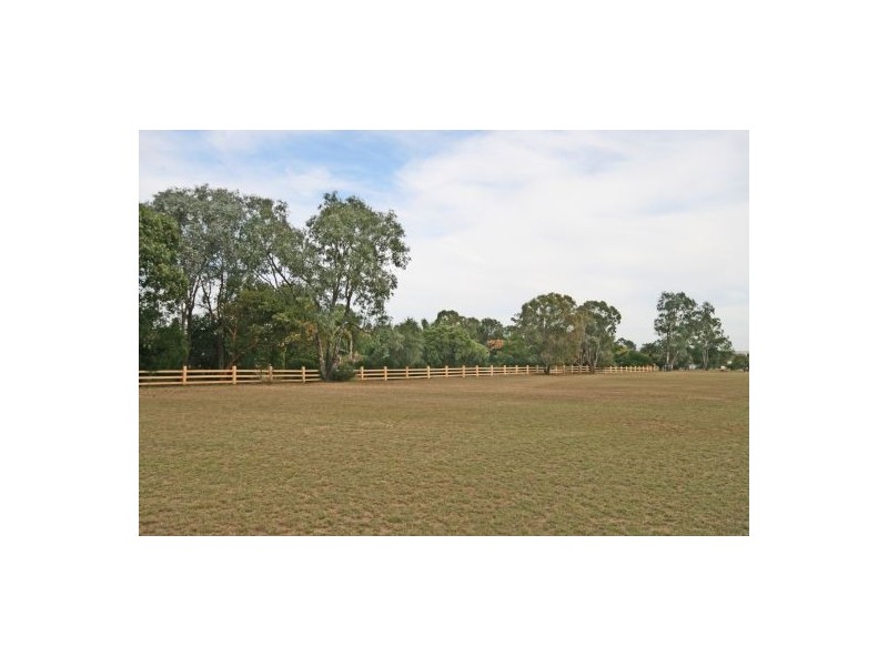 11 Warrah Road Hallsville, Tamworth NSW 2340