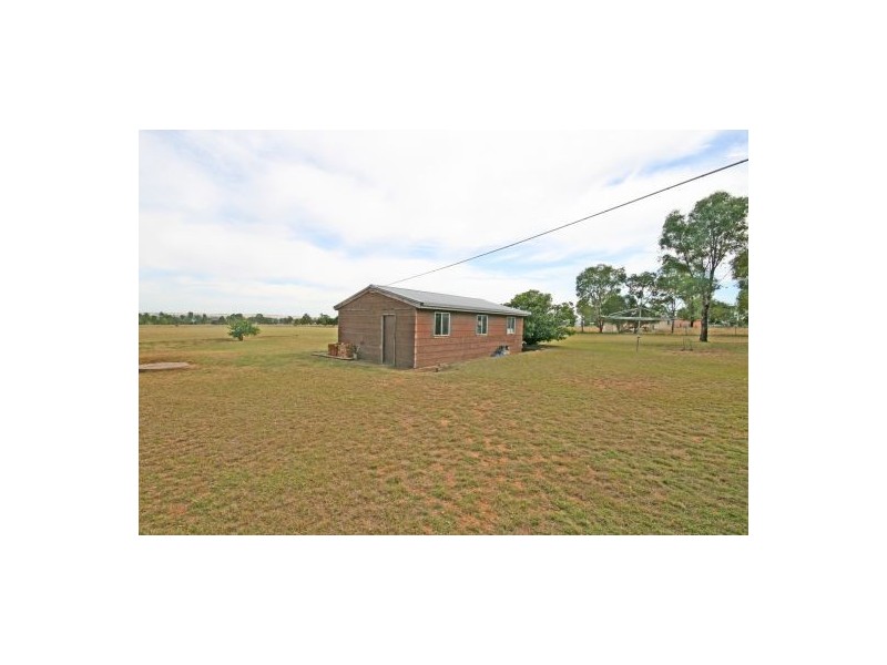 11 Warrah Road Hallsville, Tamworth NSW 2340