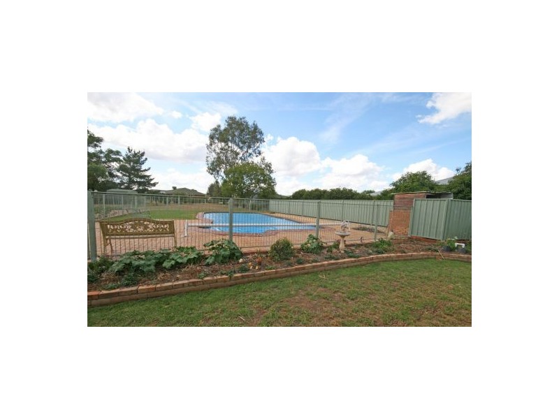 25 Coorigil Street, Tamworth NSW 2340