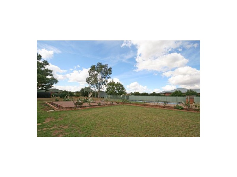 25 Coorigil Street, Tamworth NSW 2340