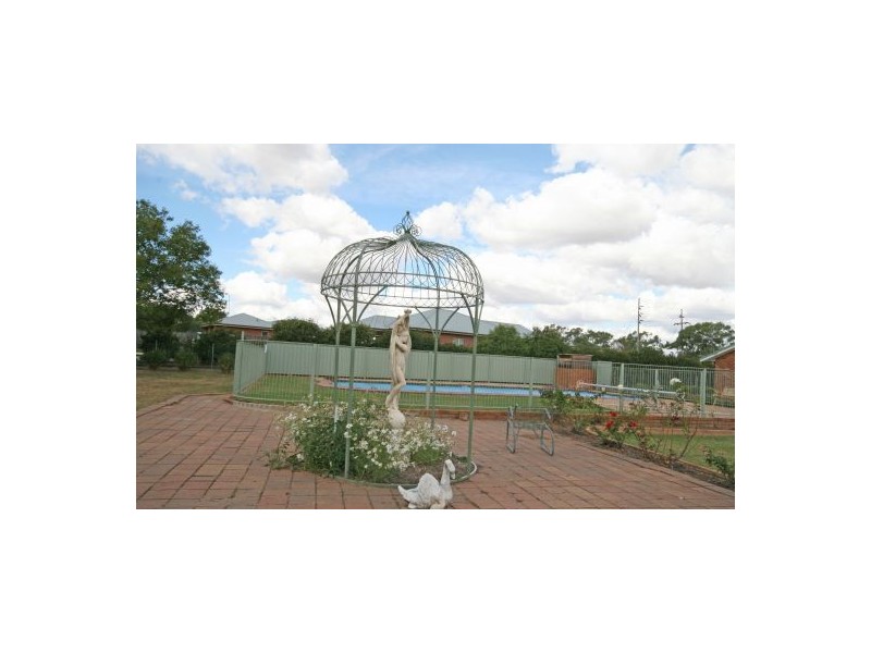 25 Coorigil Street, Tamworth NSW 2340