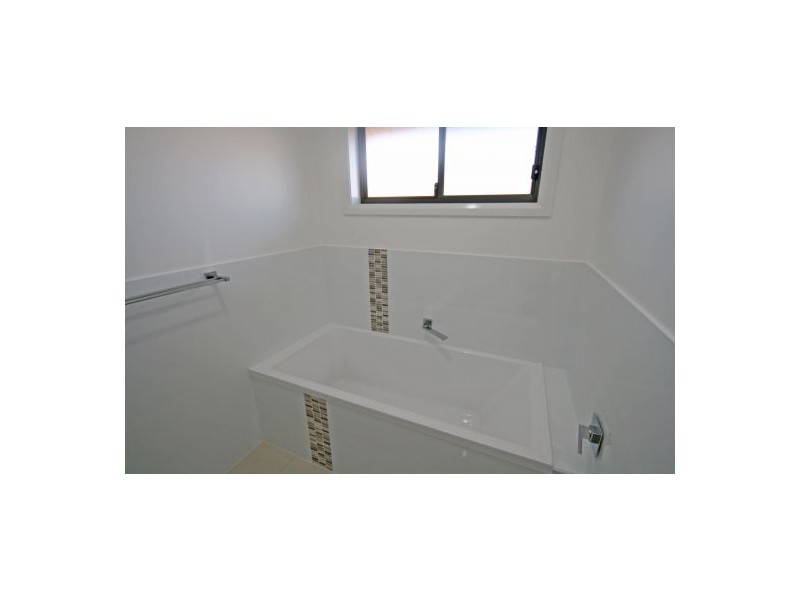 6 Conjola Drive, Tamworth NSW 2340