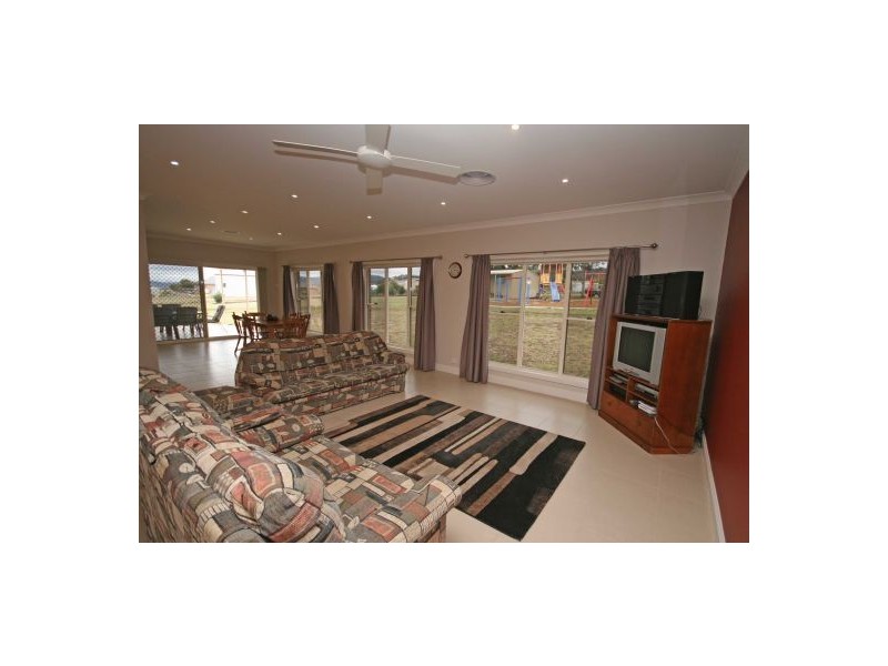 7 Casuarina Drive, Tamworth NSW 2340