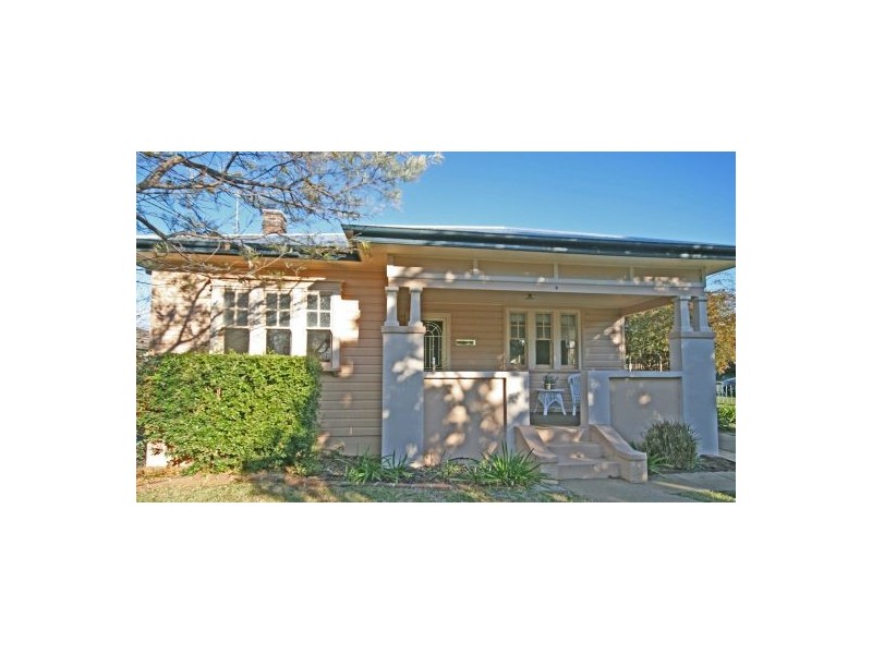 8 Gipps Street, Tamworth NSW 2340