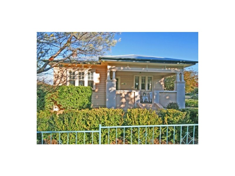 8 Gipps Street, Tamworth NSW 2340