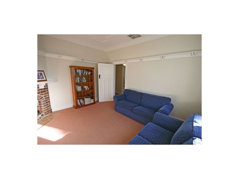 8 Gipps Street, Tamworth NSW 2340