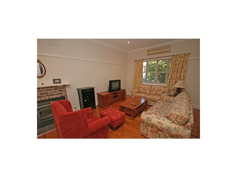 8 Gipps Street, Tamworth NSW 2340