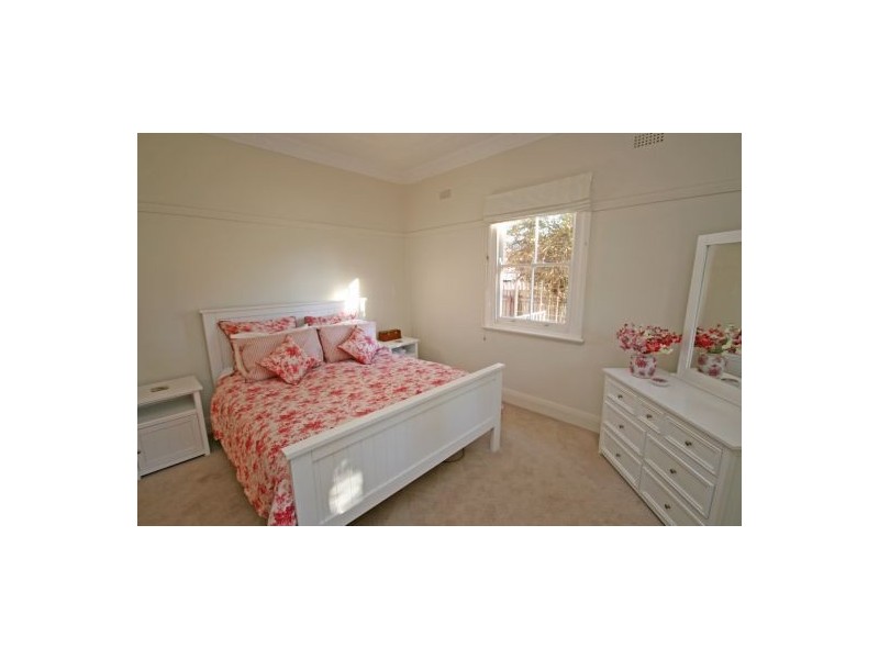8 Gipps Street, Tamworth NSW 2340