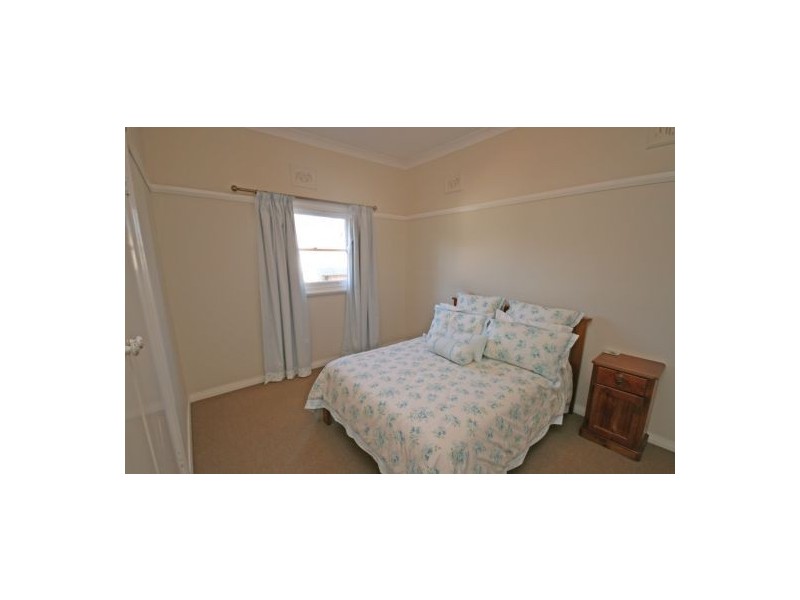 8 Gipps Street, Tamworth NSW 2340