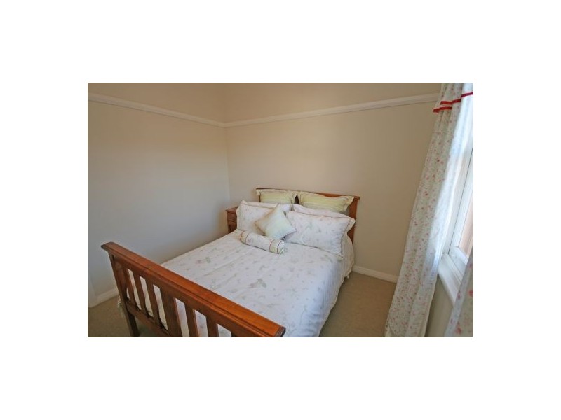 8 Gipps Street, Tamworth NSW 2340