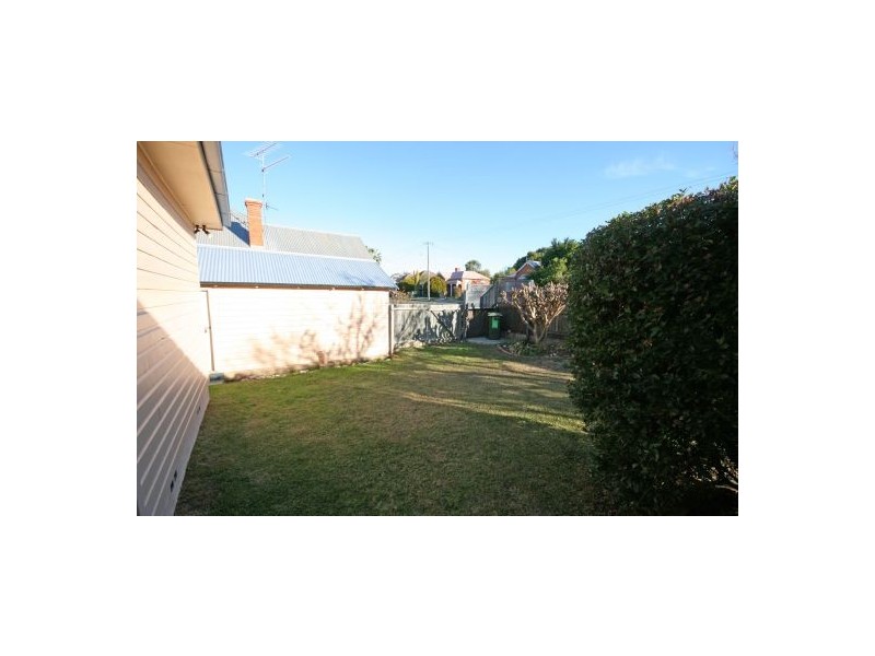 8 Gipps Street, Tamworth NSW 2340