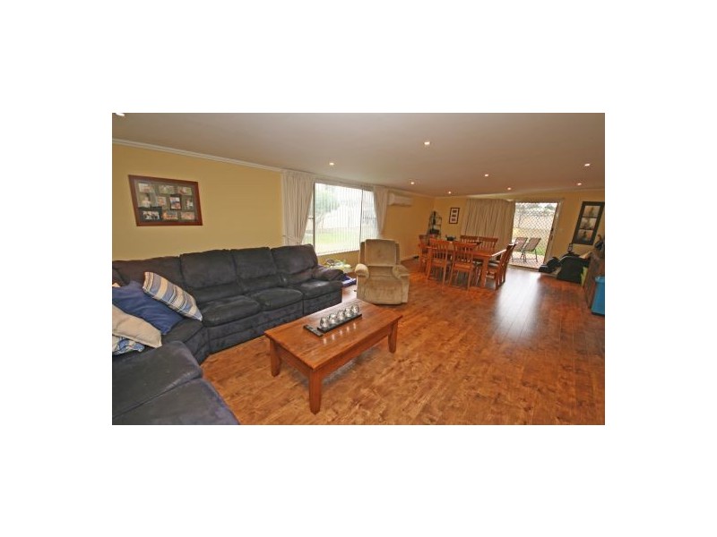 1 Warwick Road, Tamworth NSW 2340