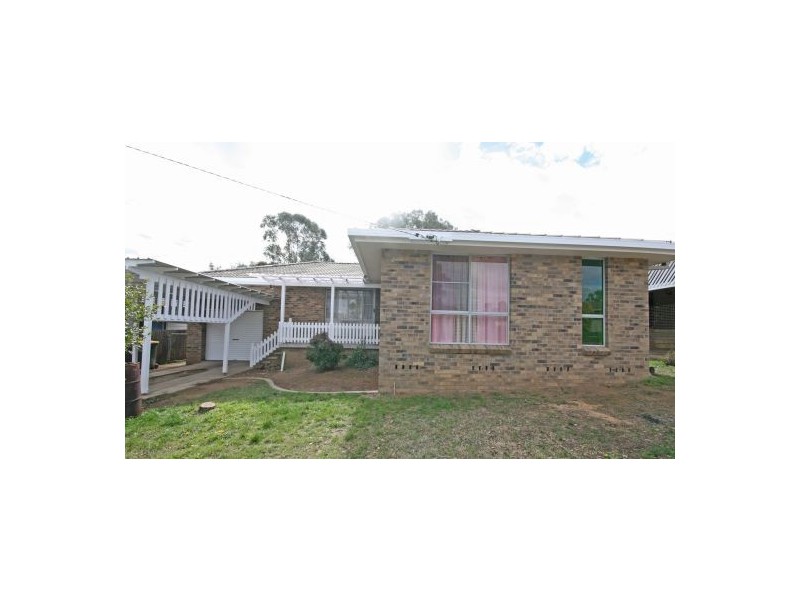 9 Kinarra Street, Tamworth NSW 2340