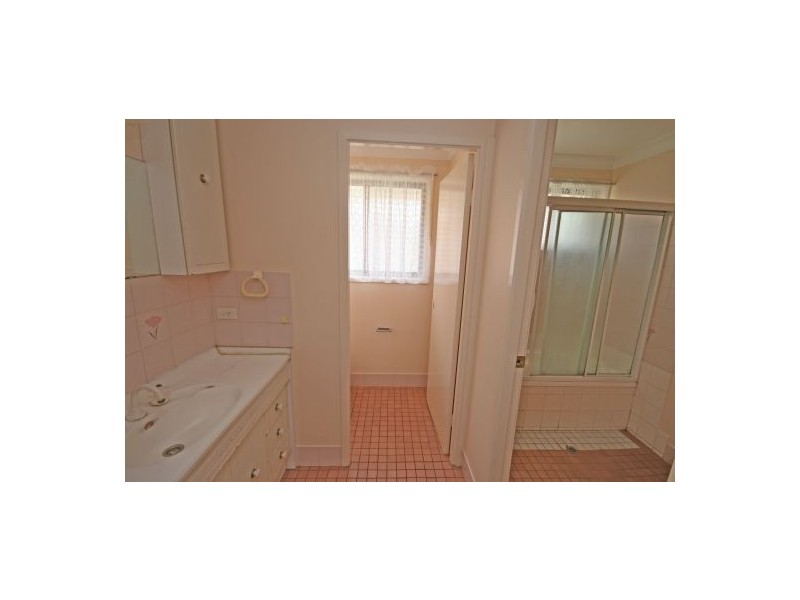 11 Kinarra Street, Tamworth NSW 2340