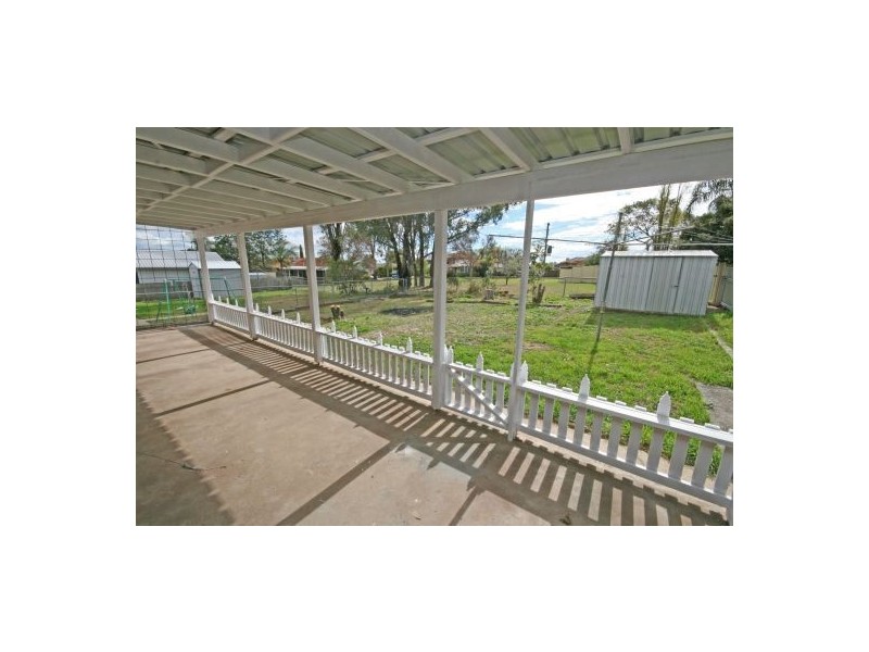 11 Kinarra Street, Tamworth NSW 2340