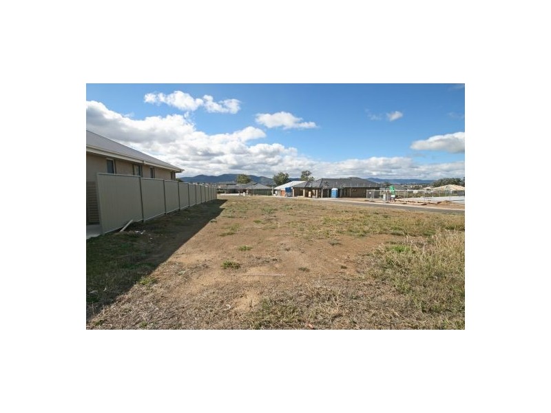 11 Peak Drive, Tamworth NSW 2340