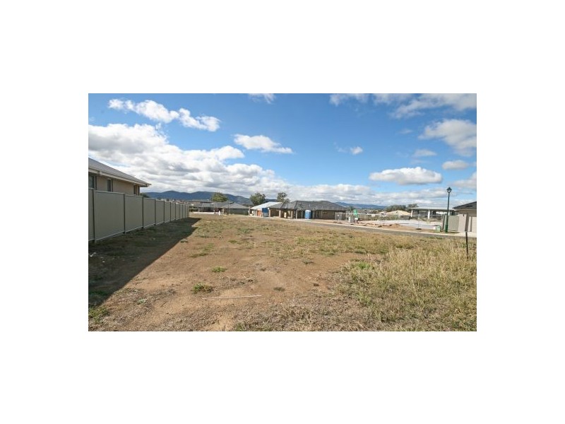 11 Peak Drive, Tamworth NSW 2340