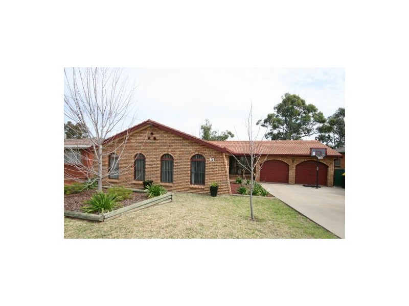 10 Yangoora Street, Tamworth NSW 2340