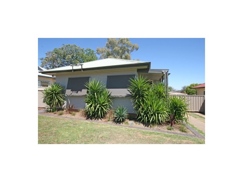 21 Parry Street, Tamworth NSW 2340