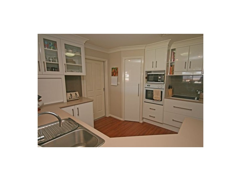 98 Glengarvin Drive, Tamworth NSW 2340