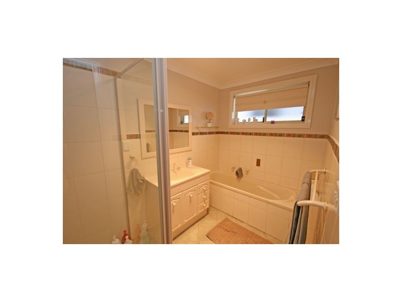 98 Glengarvin Drive, Tamworth NSW 2340