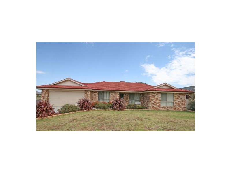 1 Minimbah Close, Tamworth NSW 2340