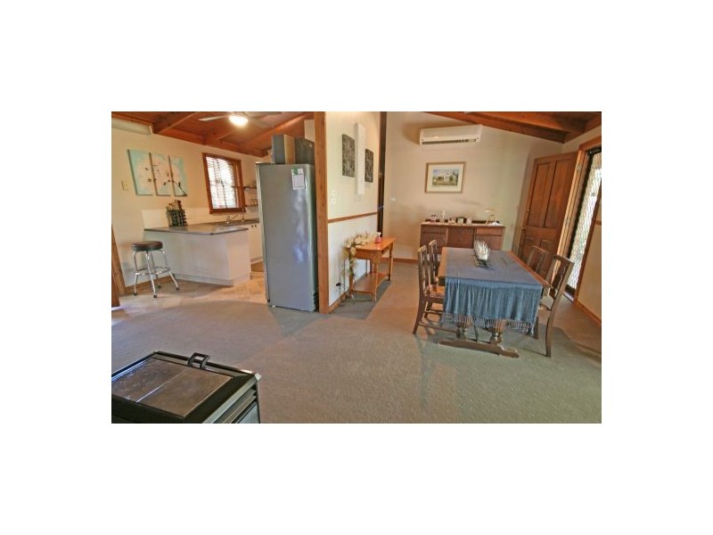 11 Lawson Place, Tamworth NSW 2340