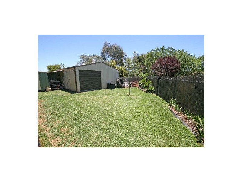 11 Lawson Place, Tamworth NSW 2340