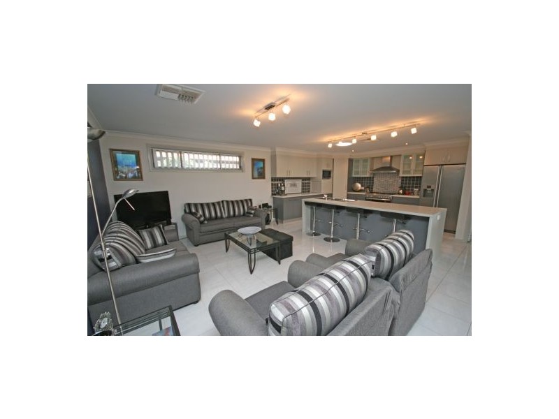 16 Emu Close, Tamworth NSW 2340