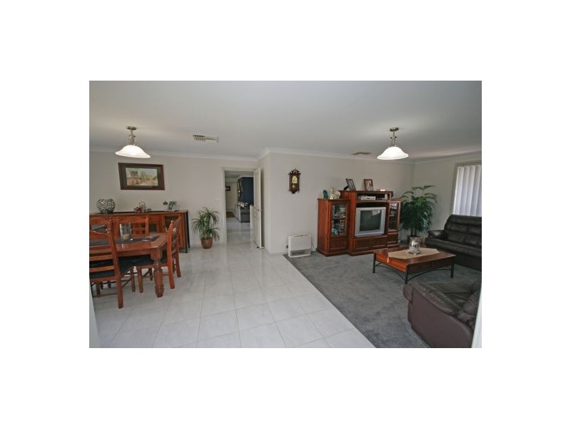 16 Emu Close, Tamworth NSW 2340