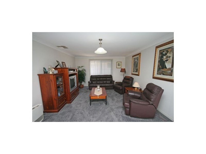 16 Emu Close, Tamworth NSW 2340