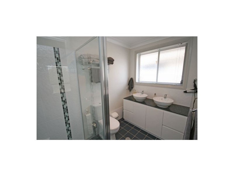 16 Emu Close, Tamworth NSW 2340