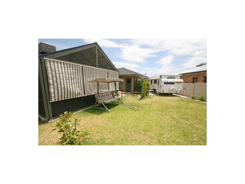 16 Emu Close, Tamworth NSW 2340