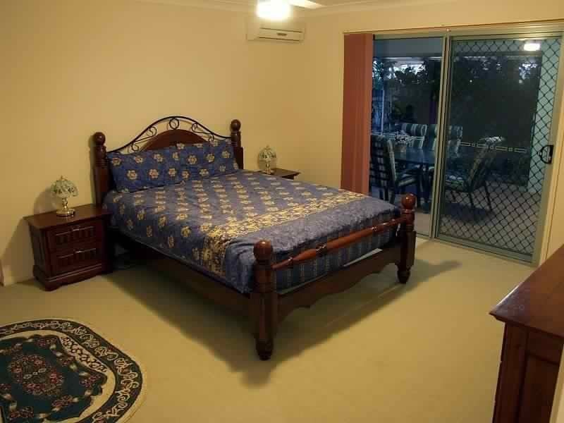 Hillcrest QLD 4118