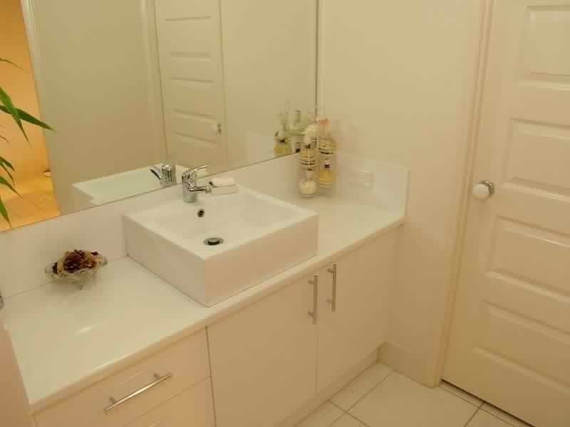 Hillcrest QLD 4118