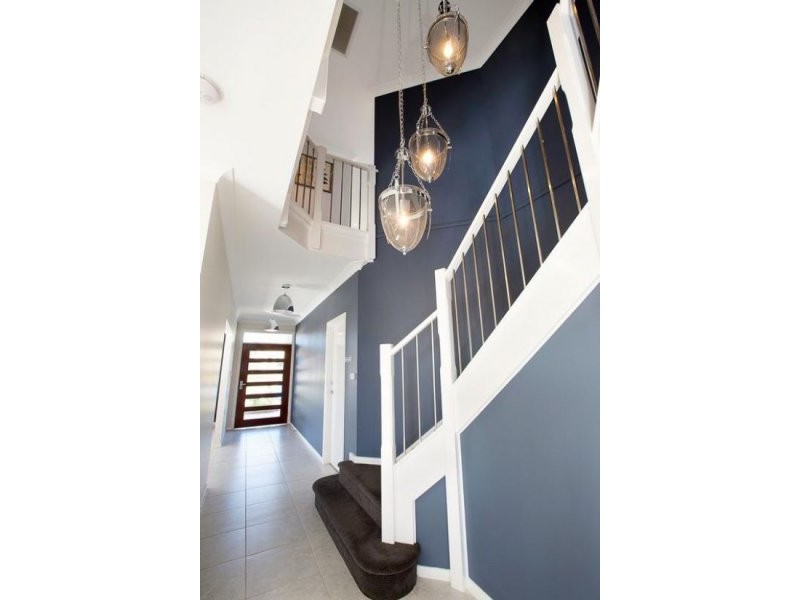 6 Glenmore Ridge Dr, Glenmore Park NSW 2745