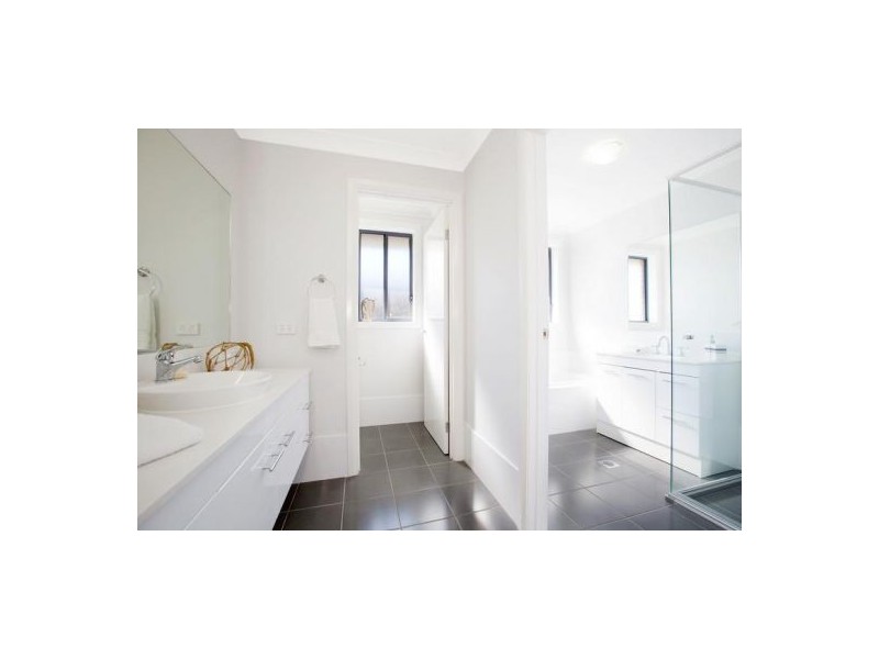 6 Glenmore Ridge Dr, Glenmore Park NSW 2745