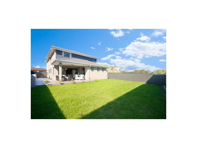 6 Glenmore Ridge Dr, Glenmore Park NSW 2745