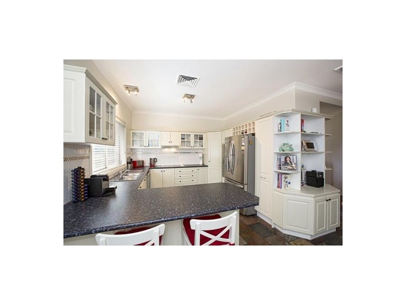 6 Bellereve Place, Leonay NSW 2750