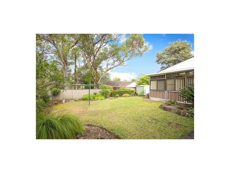 15 Sharwen Place, Blaxland NSW 2774