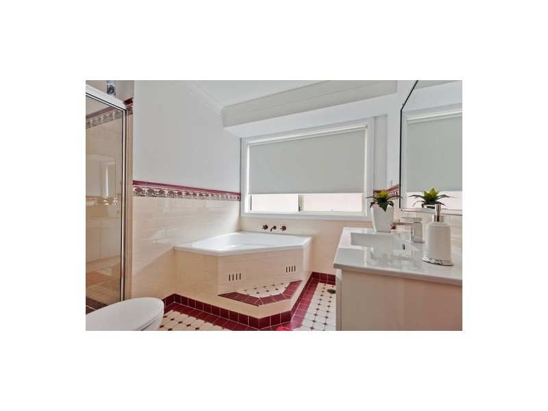 5 Devaney Avenue, Glenmore Park NSW 2745