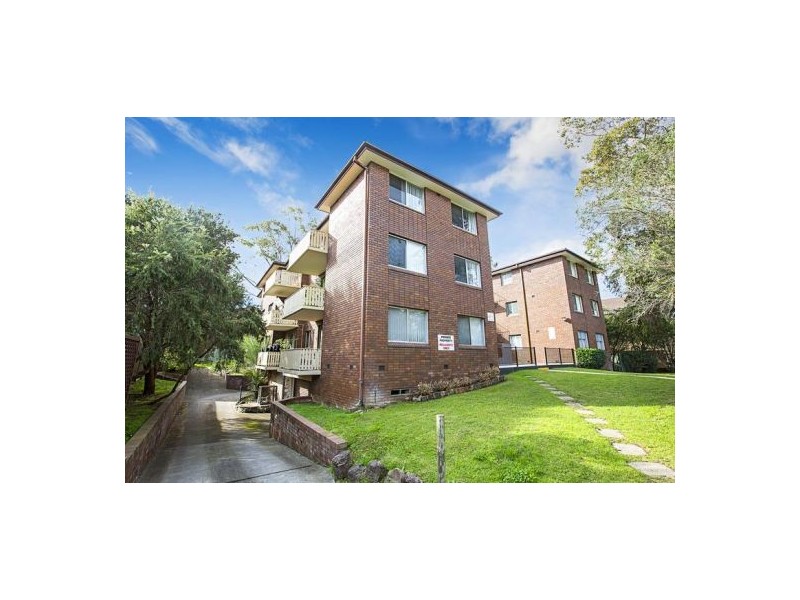 2/9-11 Santley Crescent, Kingswood NSW 2747
