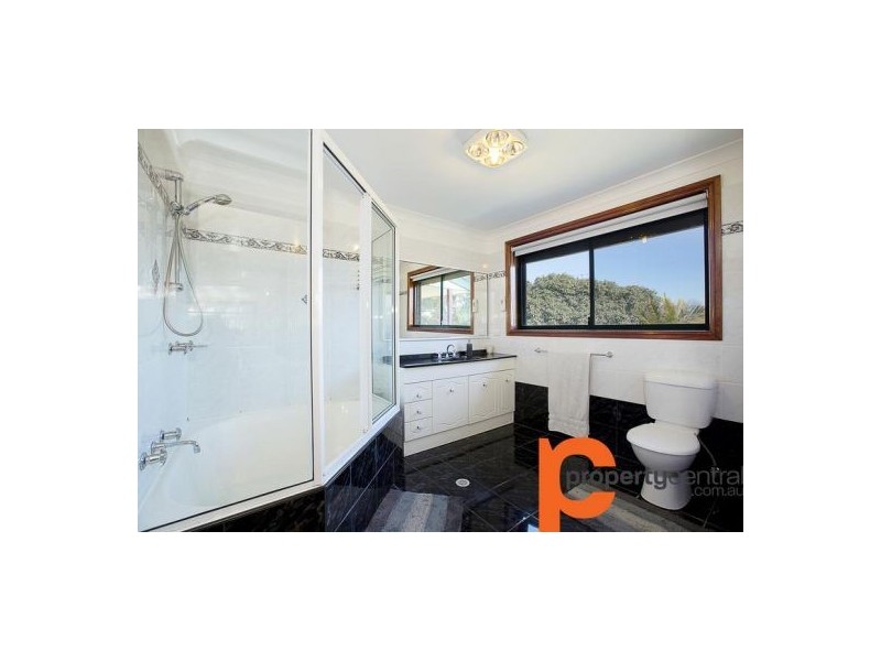 28 Falcon Crescent, Claremont Meadows NSW 2747