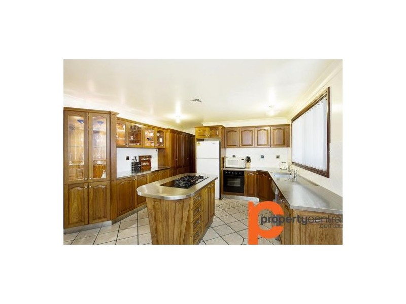 28 Falcon Crescent, Claremont Meadows NSW 2747